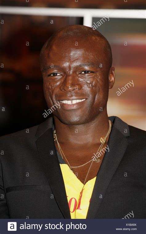 Seal Singer Stock Photos & Seal Singer Stock Images - Alamy