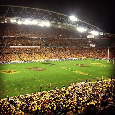 Capacity crowd at ANZ Stadium for the Lions Decider 6/7/13 | Soccer field, Stadium, Field