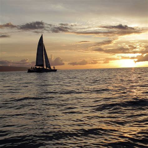 LAHAINA CHAMPAGNE SUNSET & PERFORMANCE SAIL - Sail Maui