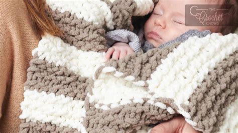 Knit Baby Blanket for Beginners | The Crochet Crowd - YouTube