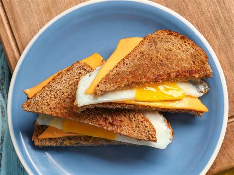 Egg and Cheese Breakfast Sandwich Recipe and Nutrition - Eat This Much