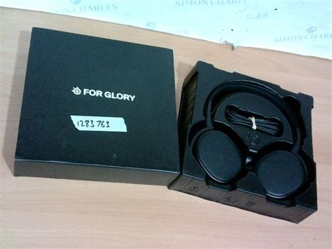 Lot 8: STEELSERIES FOR GLORY HEADSET - Simon Charles Auctioneers