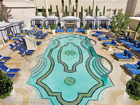 The Best Pools in Las Vegas: Take the Plunge | Jetsetter