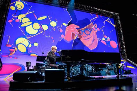 Elton John adds 10 Canadian dates to final tour | Globalnews.ca