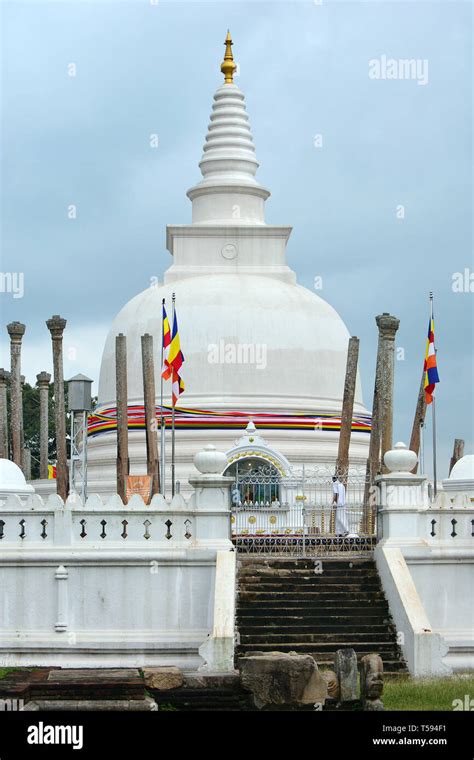 Thuparamaya stupa, Anuradhapura, Sri Lanka, UNESCO World Heritage Site ...