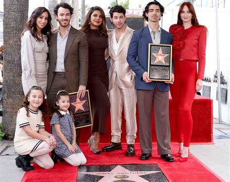 Kevin Jonas' Daughters Watch Jonas Brothers' Star Ceremony: Photo