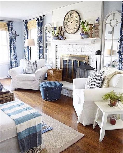 35 Beautiful Coastal Living Room Decor Ideas Best For This Summer - MAGZHOUSE