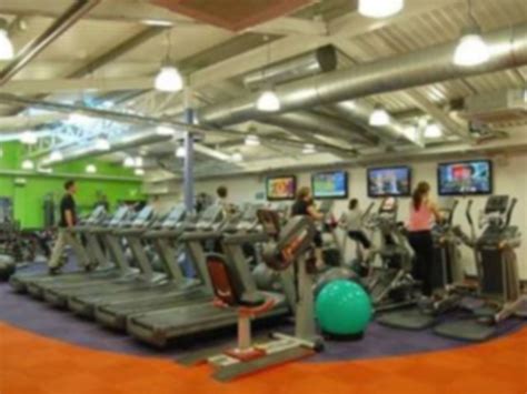 Cranleigh Leisure Centre, Cranleigh, GU6 | Hussle.com