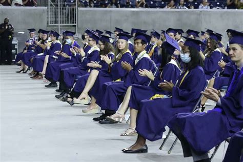 After year of pandemic, Tomball ISD seniors celebrate graduation