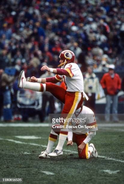 Washington Redskins Mark Moseley Photos and Premium High Res Pictures ...