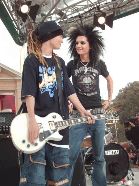 Tom Kaulitz .. ♥ - Guitar Photo (17809370) - Fanpop