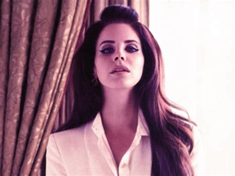 First Listen: Lana Del Rey "Queen Of Disaster" - Listen! It's Vetrano