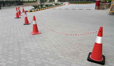 Traffic Cone (750 mm Tall) - traffic safety