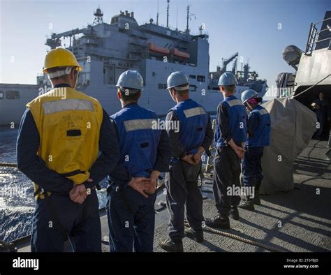 USS Roosevelt (DDG 80) 140614 Stock Photo - Alamy