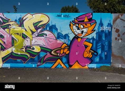 London Graffiti art Stock Photo - Alamy