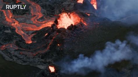 Volcano eruption - drone footage of Fagradalsfjall erupting in Iceland ...