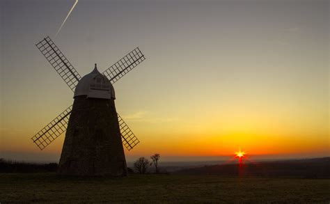 Into The Light | Halnaker Windmill at Sunset Feb 2013 - As t… | Flickr