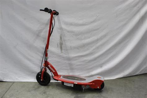 Razor E175 Electric Scooter | Property Room