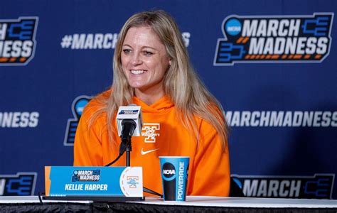 Tennessee extends Kellie Harper's contract