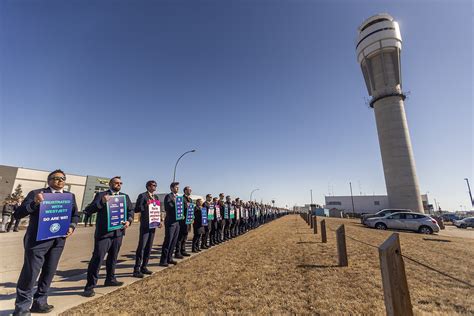 WestJet pilots vote overwhelmingly in favour of job action | LiveWire ...