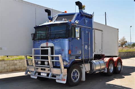 Kenworth K100 Aerodyne - a photo on Flickriver