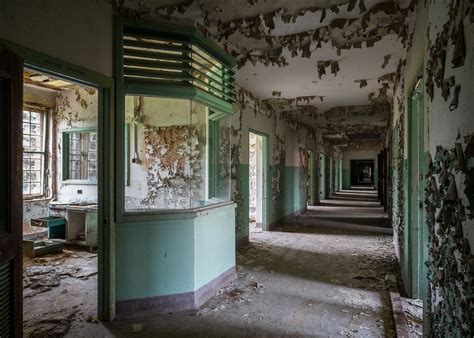 The Remnants Of America's Abandoned Asylums Are As Captivating As Ever | Abandoned asylums, Old ...