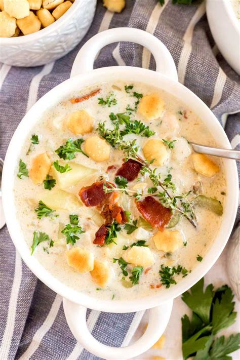 Best Homemade New England Clam Chowder Recipe | Lemon Blossoms