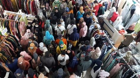 Tanah Abang Market At Nearly Double Capacity – Indonesia Expat