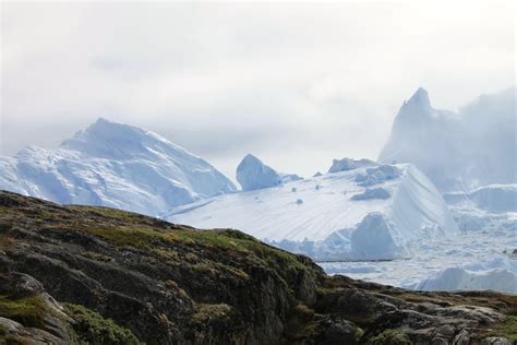 Glacier near gray rock formation photo – Free Ice Image on Unsplash