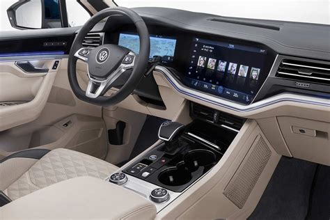 2019 VW Touareg Interior (2) - AUTOBICS