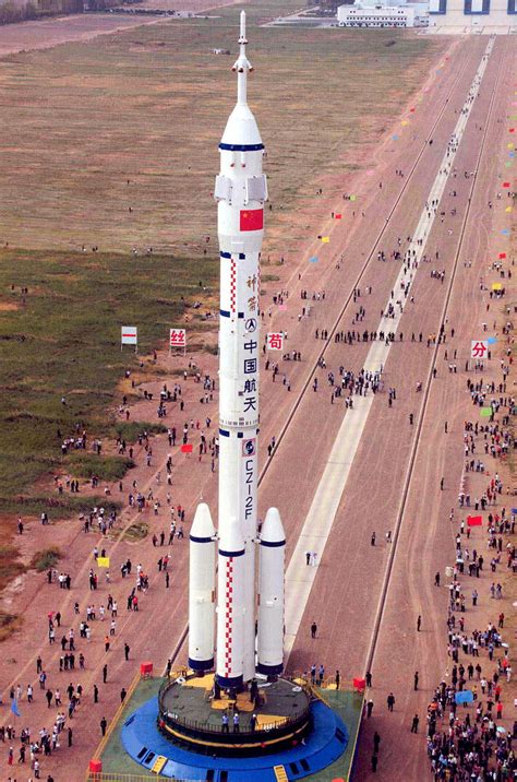 Shenzhou VII rollout