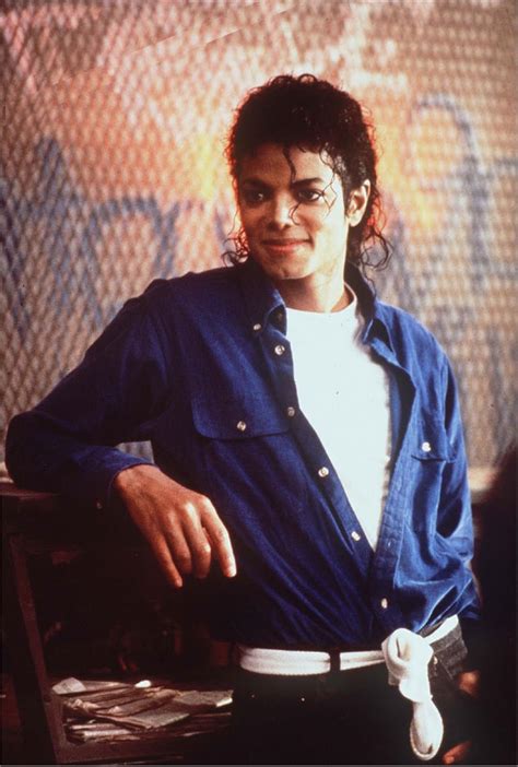 Michael Jackson: The Way You Make Me Feel (Music Video 1987) - IMDb