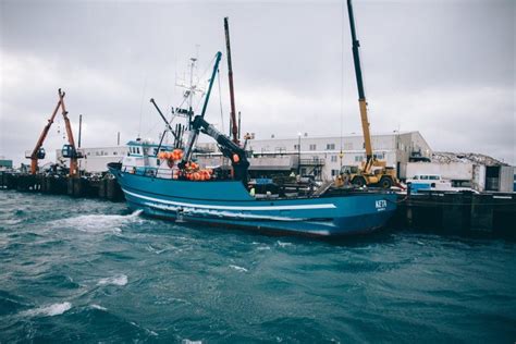 Dispatches: Life on an Alaskan Crab Boat | Men's Journal | Boat, Alaskan crab, Alaskan