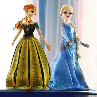 LE Frozen Dolls | I ordered them both, was just going to get… | Flickr