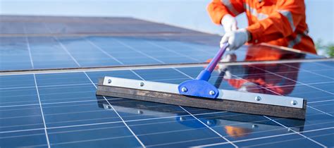 Solar Panel Cleaning: DIY Tip For Safe & Effective Maintenance