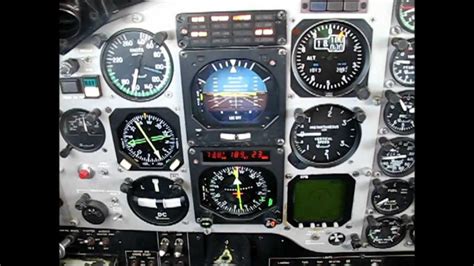 Cruising in a King Air 90 (cockpit view) - YouTube