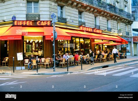 Outdoor Cafe Restaurant Eiffel Tower Paris France City of Lights Europe ...