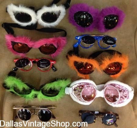 Ubbi Dubbi - Dallas Vintage Clothing & Costume Shop