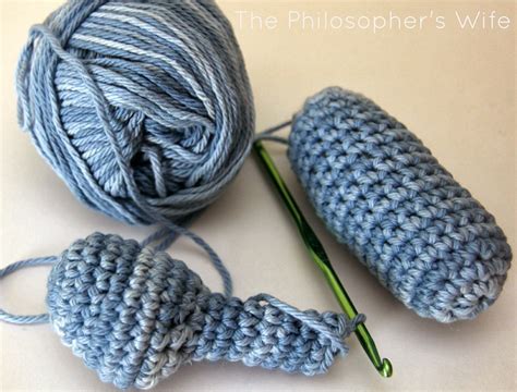 The Philosopher's Wife: WIPS: Awesome Yarn (Giveaway), Blue Giraffe, and a Slouchy Hat