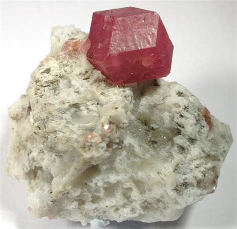 Chemistry:Carbuncle (gemstone) - HandWiki