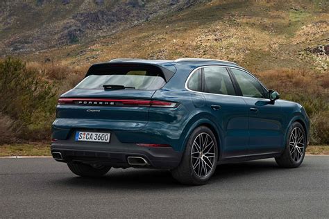 Overhauled Porsche Cayenne revealed with more tech and grunt