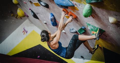 What Is Bouldering: A Complete Guide|The Climbing Guy