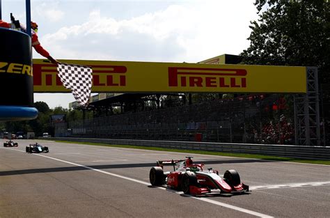 Frederik Vesti wins Formula 2 sprint race in Monza to maintain title fight