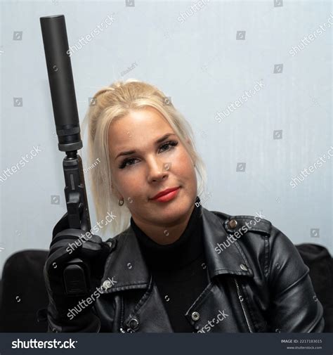 4,974 Woman Gloves Gun Images, Stock Photos & Vectors | Shutterstock