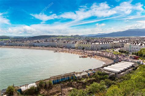 Beach in llandudno in Wales — Stock Photo © bloodua #139645452