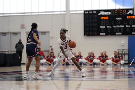 Destiney decides UMass’ destiny, leads Minutewomen past Richmond – Massachusetts Daily Collegian