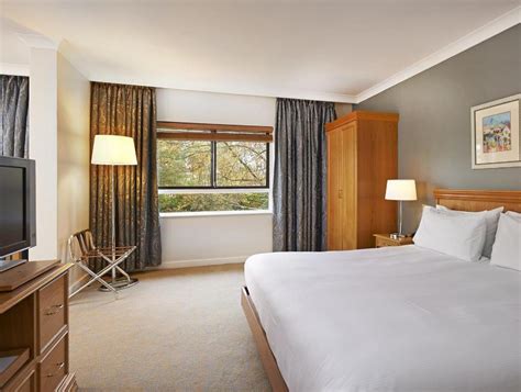 Best Price on Hilton Cobham in London + Reviews!