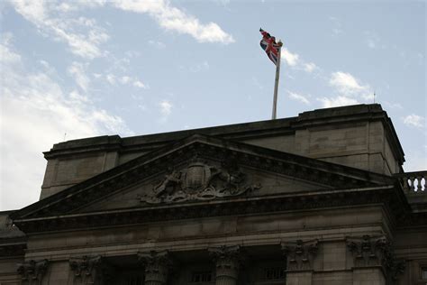 Buckingham Palace Flag | Meaning that the Queen isn't home. | Flickr