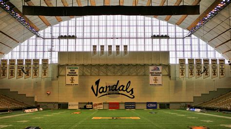 University of Idaho, Kibbie Dome - Knot