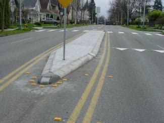 Curbs, sidewalks and driveways / Geometric design - GD | WSDOT